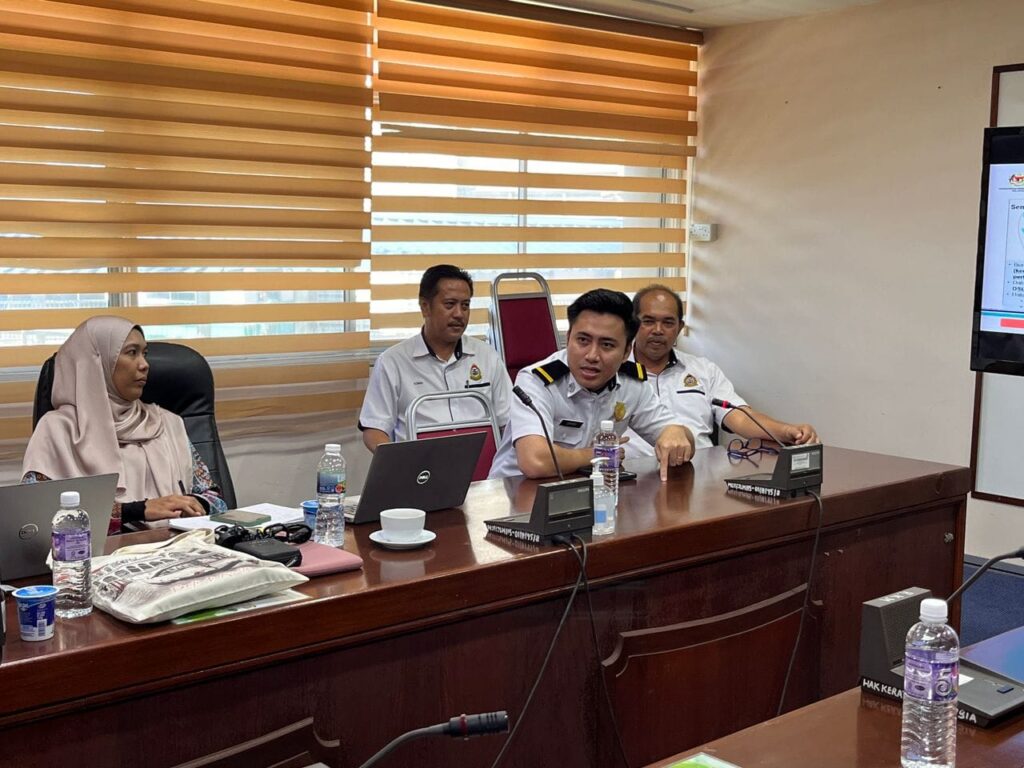 Discussions on the Implementation of P&I Insurance in Malaysia and Briefing on Domestic Shipping License