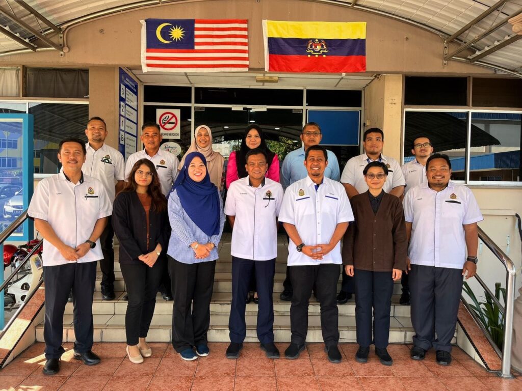Discussions on the Implementation of P&I Insurance in Malaysia and Briefing on Domestic Shipping License